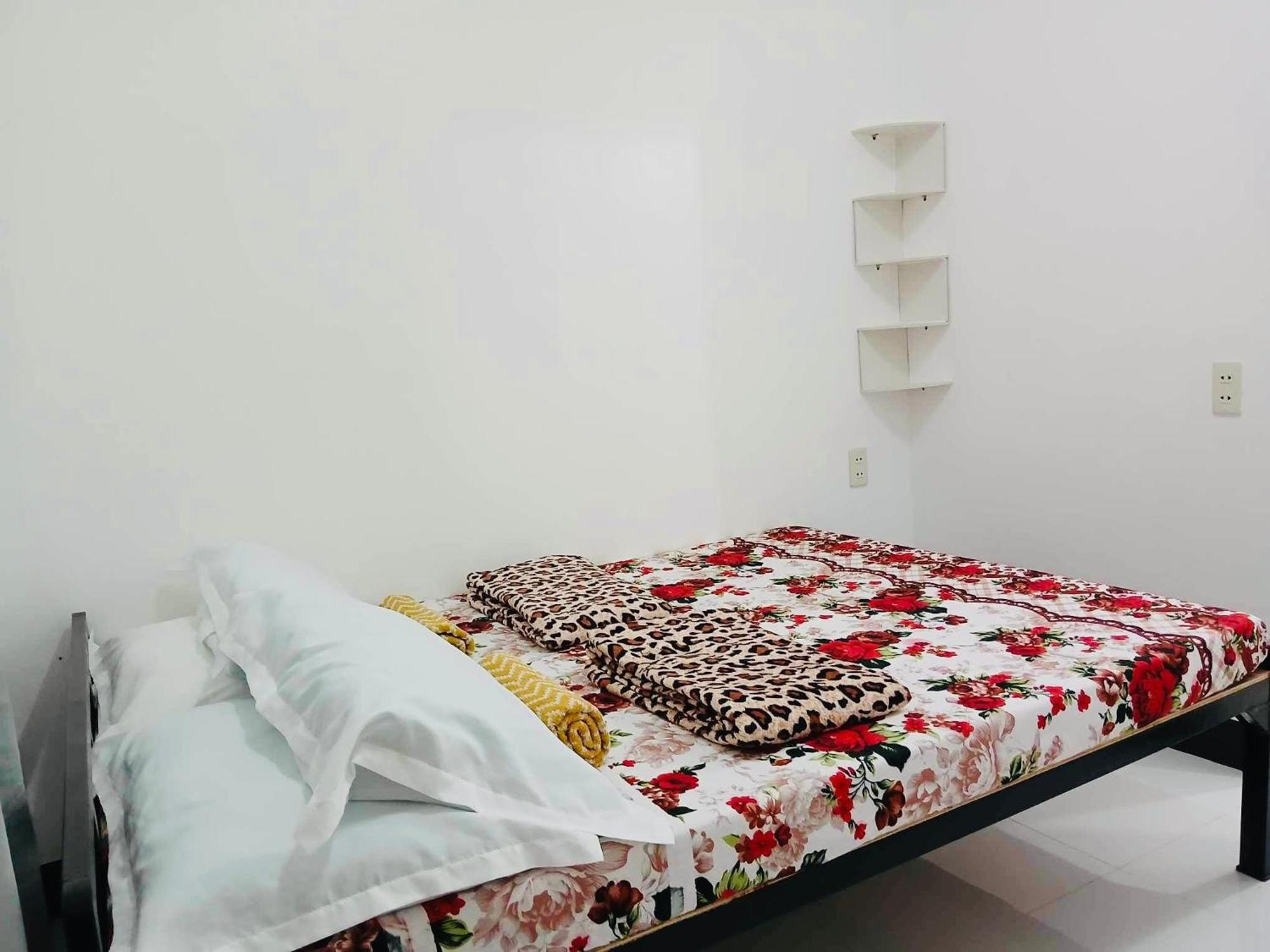 Lr Hostel And Cafe Моалбоал Екстериор снимка